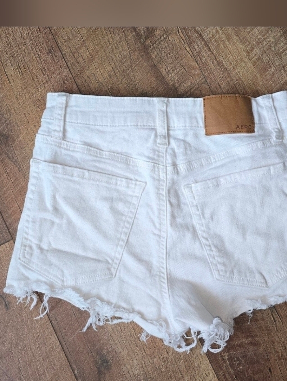Aeropostale White Distressed High-Rise Jean Shorts Size 4 - Picture 2 of 4